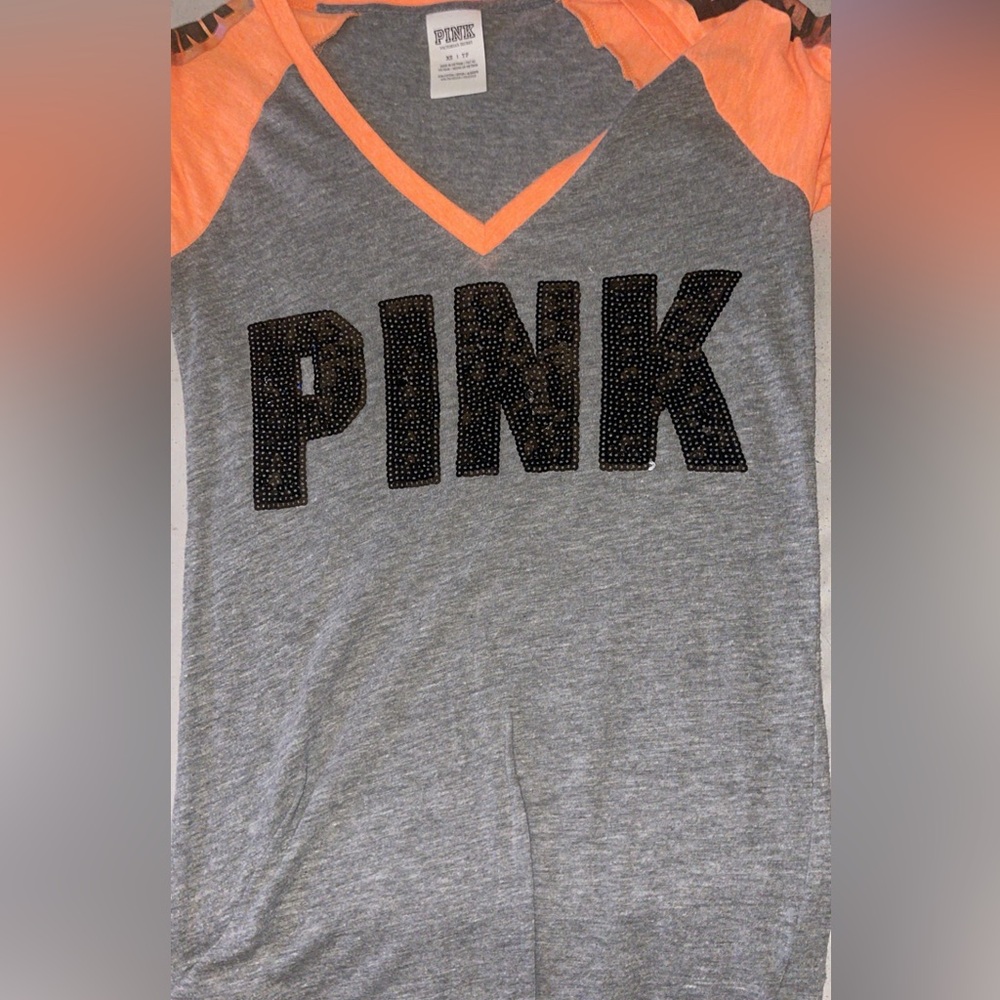 Pink brand t shirt color orange size XS